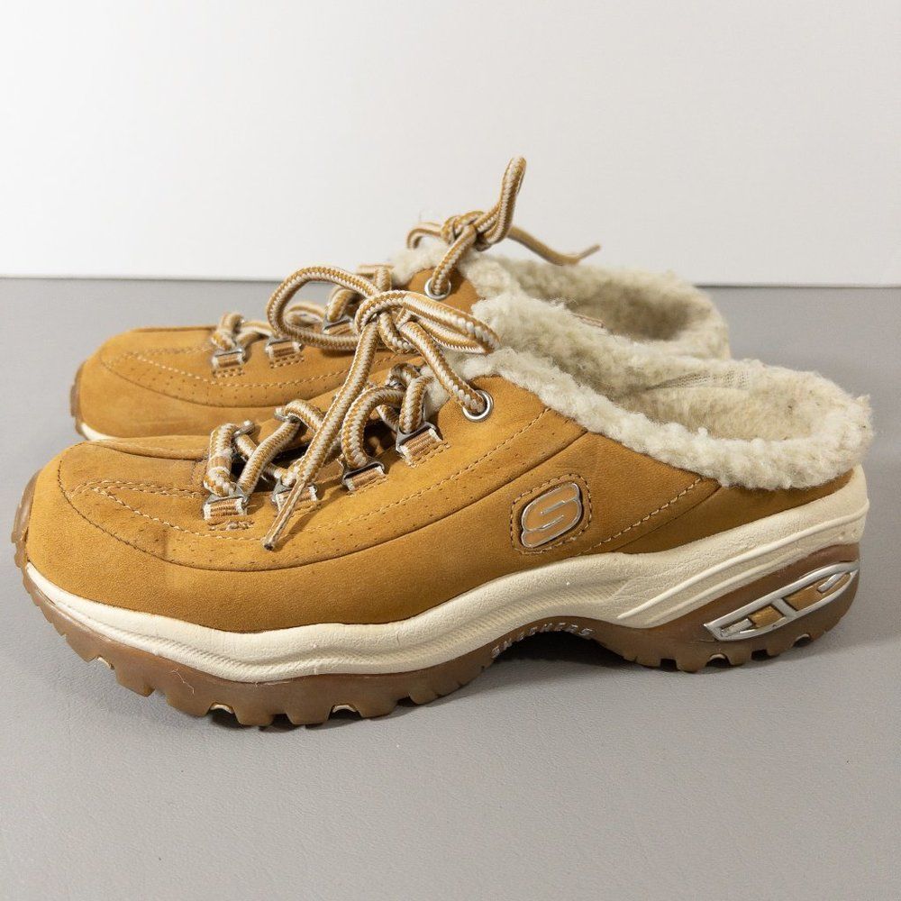 Skechers Sport Shoes Womens 6 Beige Suede Sherpa Lined Faux Fur Slip On Sneaker